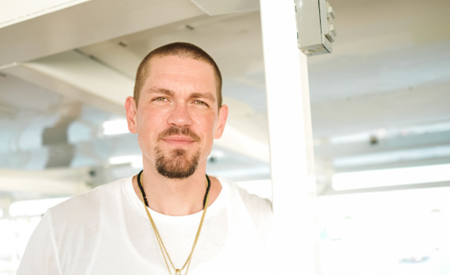 How Much Is Steve Howey Net Worth? Biography, Age, Height, Personal Life & More